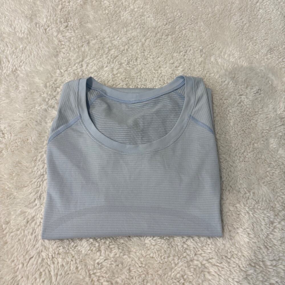Lululemon Womens Swiftly Tech 12 Blue Athletic Top Workout Preppy Yoga Pilates - Picture 1 of 6
